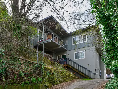 3204 SW 10th Ave, Portland, OR 97239