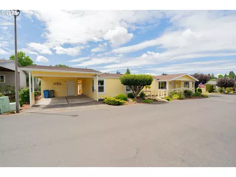 5701 NE St Johns Rd #24, Vancouver, WA 98661