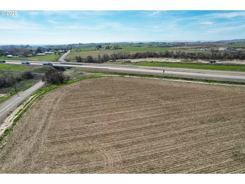 4465 Oak Rd, Ontario, OR 97914