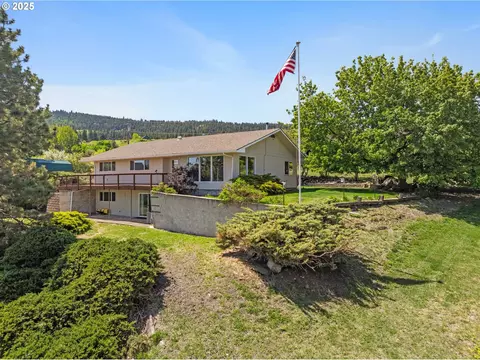 708 S 12th St, La Grande, OR 97850