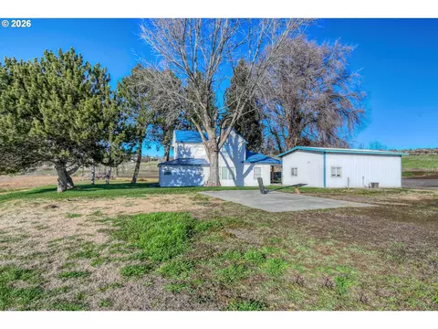 Exterior - 1330 SE College St, Echo, OR 97826 photo 7 of 9
