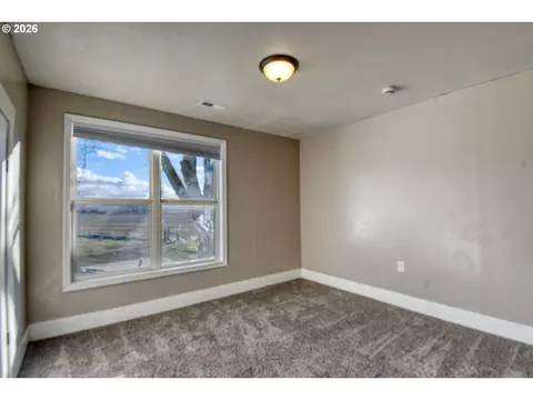 Bedroom - 1330 SE College St, Echo, OR 97826 photo 2 of 7