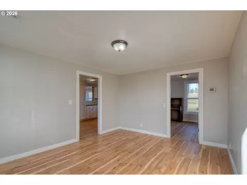 Living - 1330 SE College St, Echo, OR 97826 photo 6 of 6