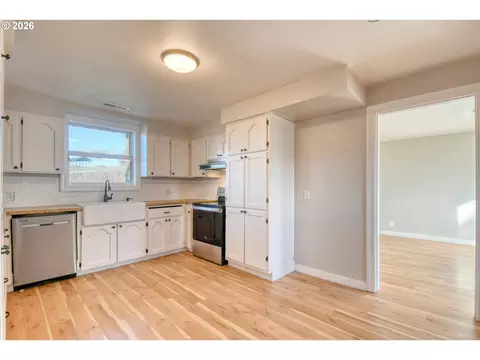 Kitchen - 1330 SE College St, Echo, OR 97826 photo 1 of 4