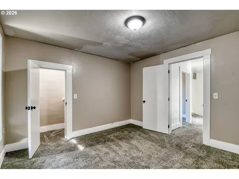 Bedroom - 1330 SE College St, Echo, OR 97826 photo 7 of 7