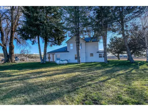 Exterior - 1330 SE College St, Echo, OR 97826 photo 8 of 9