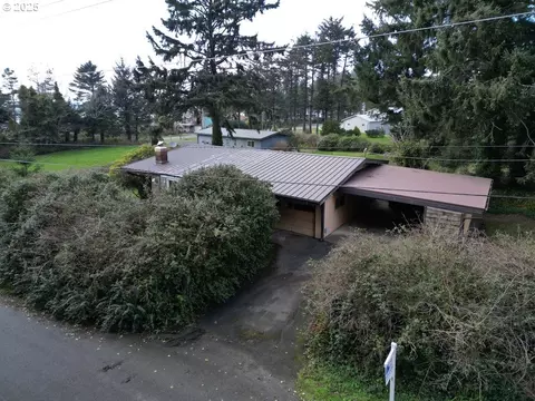 97 NE Starr Creek Dr, Yachats, OR 97498