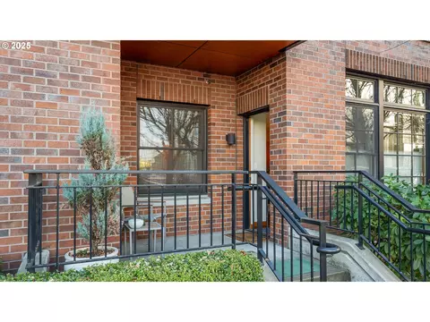 2350 NW Savier St #108, Portland, OR 97210