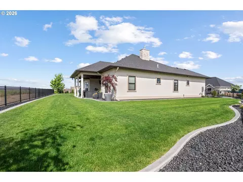 Exterior - 2106 SW Tahoe Ave, Pendleton, OR 97801 photo 10 of 11