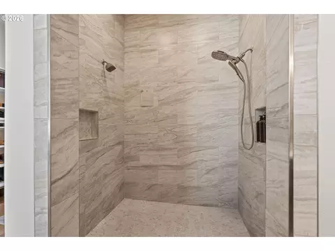 Bath - 2106 SW Tahoe Ave, Pendleton, OR 97801 photo 5 of 5