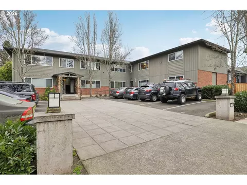 2301 SE Caruthers St #10, Portland, OR 97214