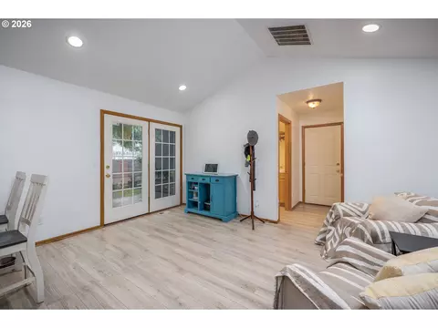 2015 Chase Loop SW, Albany, OR 97321 photo 13