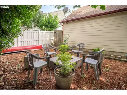 2015 Chase Loop SW, Albany, OR 97321 photo 28