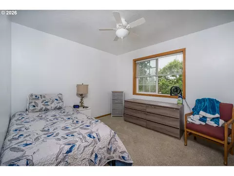 2015 Chase Loop SW, Albany, OR 97321 photo 21