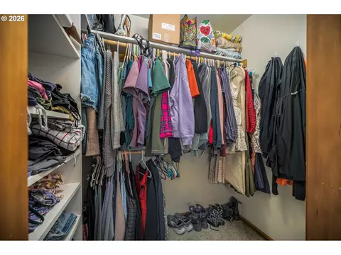 2015 Chase Loop SW, Albany, OR 97321 photo 18