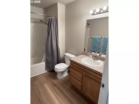 Bath - 77330 Joyce Way, Echo, OR 97826 photo 4 of 5