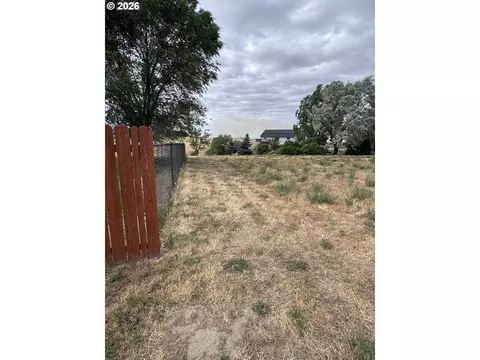 Exterior - 77330 Joyce Way, Echo, OR 97826 photo 5 of 12