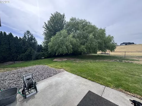 Exterior - 77330 Joyce Way, Echo, OR 97826 photo 11 of 12