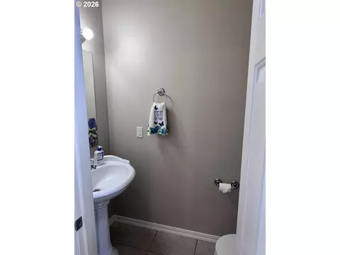 Bath - 77330 Joyce Way, Echo, OR 97826 photo 5 of 5