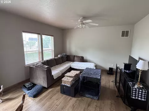 Living - 77330 Joyce Way, Echo, OR 97826 photo 1 of 3