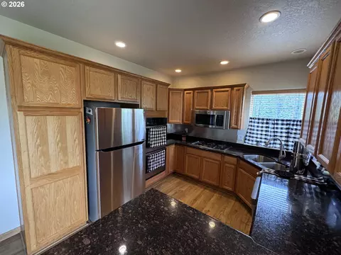 Kitchen - 77330 Joyce Way, Echo, OR 97826 photo 1 of 3