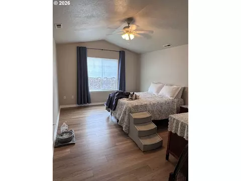 Bedroom - 77330 Joyce Way, Echo, OR 97826 photo 1 of 3