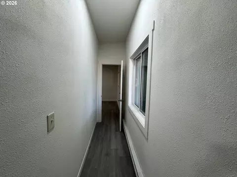 Entry Way - 316 SW 22nd St, Pendleton, OR 97801 photo 1 of 1
