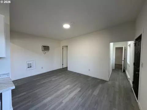 Living - 316 SW 22nd St, Pendleton, OR 97801 photo 2 of 2