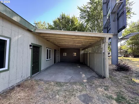 Exterior - 316 SW 22nd St, Pendleton, OR 97801 photo 2 of 2