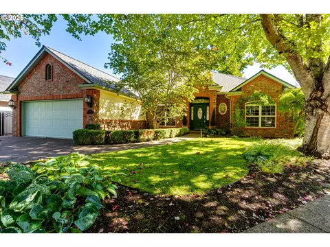 1431 Wimbledon Pl, Springfield, OR 97477