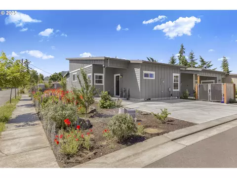 316 19th St, Springfield, OR 97477