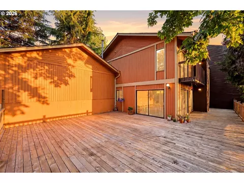 Exterior - 3595 SE 1st St, Gresham, OR 97080 photo 2 of 11