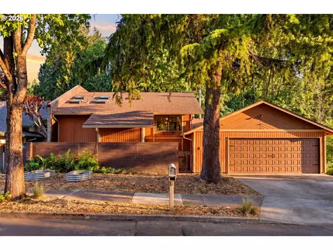 Exterior - 3595 SE 1st St, Gresham, OR 97080 photo 3 of 11