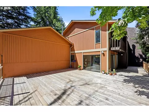 Exterior - 3595 SE 1st St, Gresham, OR 97080 photo 5 of 11