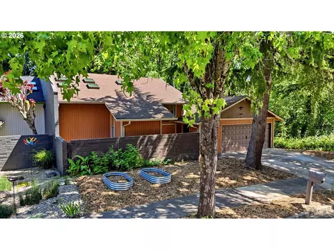 Exterior - 3595 SE 1st St, Gresham, OR 97080 photo 10 of 11