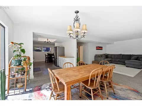 Dining - 3595 SE 1st St, Gresham, OR 97080 photo 1 of 3