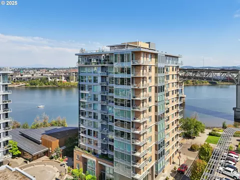 1920 S River Dr #1204, Portland, OR 97201