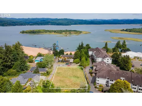 0 Stanton St, North Bend, OR 97459