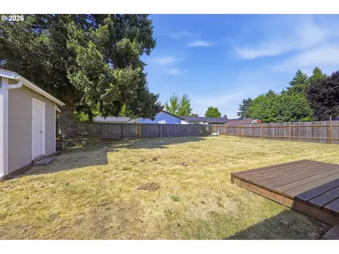 Exterior - 4533 Liberty St, Eugene, OR 97402 photo 4 of 9