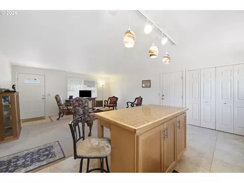 Kitchen - 4533 Liberty St, Eugene, OR 97402 photo 4 of 4