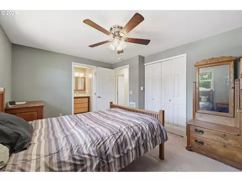 Bedroom - 4533 Liberty St, Eugene, OR 97402 photo 3 of 3