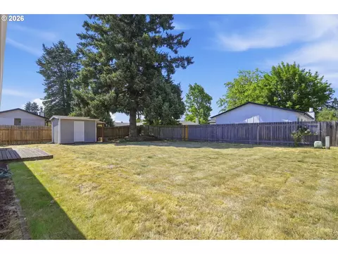 Exterior - 4533 Liberty St, Eugene, OR 97402 photo 8 of 9
