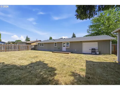 Exterior - 4533 Liberty St, Eugene, OR 97402 photo 6 of 9