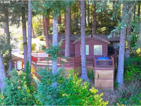 19921 Whaleshead Rd #EL1, Brookings, OR 97415