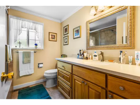 Bath - 499 NE Cherry St, Sublimity, OR 97385 photo 2 of 3