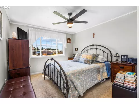 Bedroom - 499 NE Cherry St, Sublimity, OR 97385 photo 5 of 6