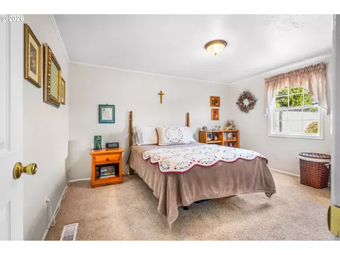 Bedroom - 499 NE Cherry St, Sublimity, OR 97385 photo 1 of 6