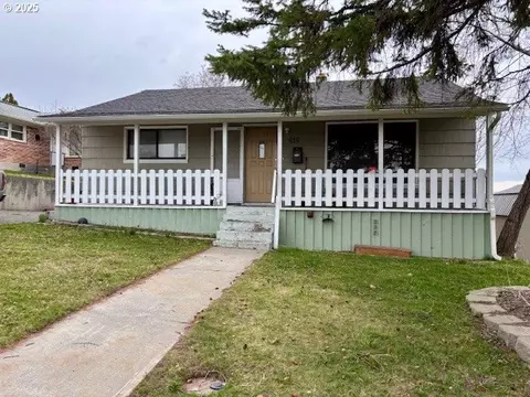 616 NW 5th St, Pendleton, OR 97801 photo 1