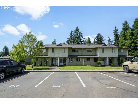 13600 NE 18th St #26, Vancouver, WA 98684