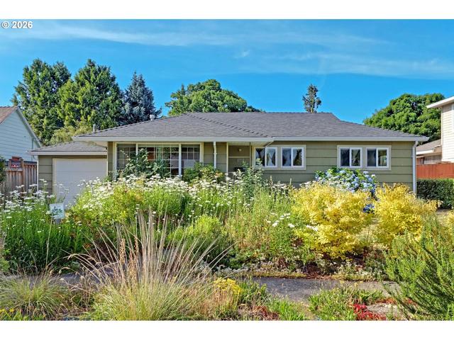 10910 NEugene St, Portland, OR 97220